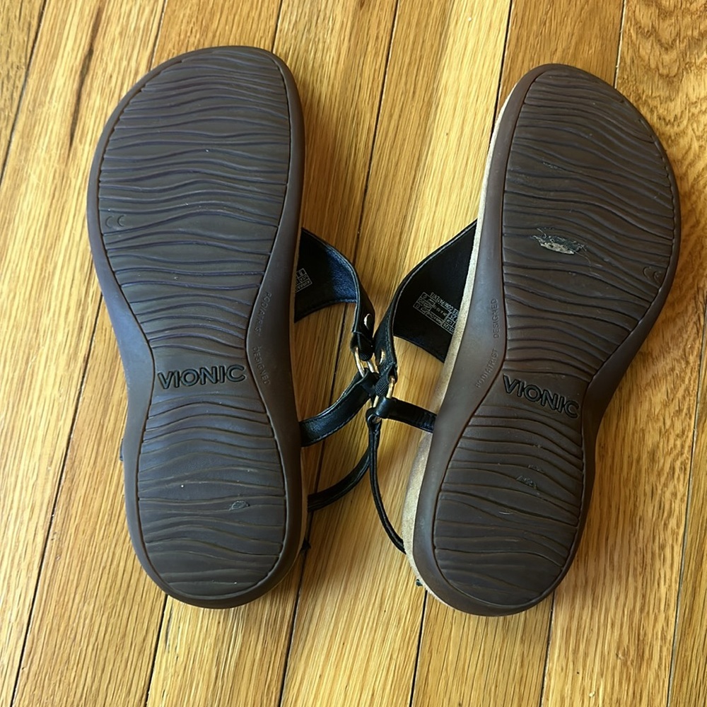 Vionic Kirra Black Leather Buckle Sandal size 8 - Picture 6 of 7